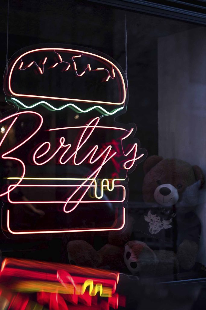 bertys neon salamanca2